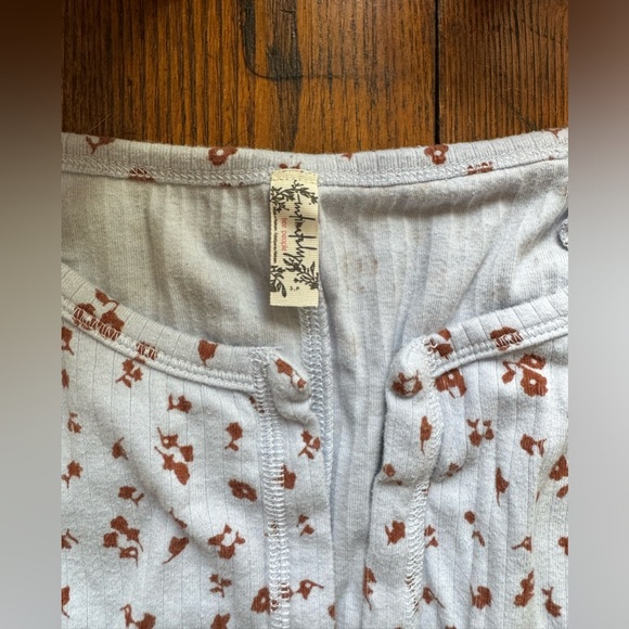 Free people Billie Printed Layering Top Small Silver Blue Floral - Picture 4 of 9